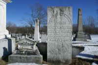 Clarissa D. (MCFarland) Noyes and children gravestone