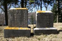 Mildred E. & Evelyn Noyes gravestones