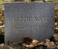 S. Lizzie (Lunt) Noyes gravestone