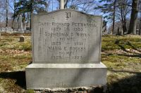 Capt. Richard Pettingell family monument